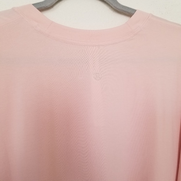Lululemon women's pink Side tie V-neck tee oversized - Picture 5 of 11